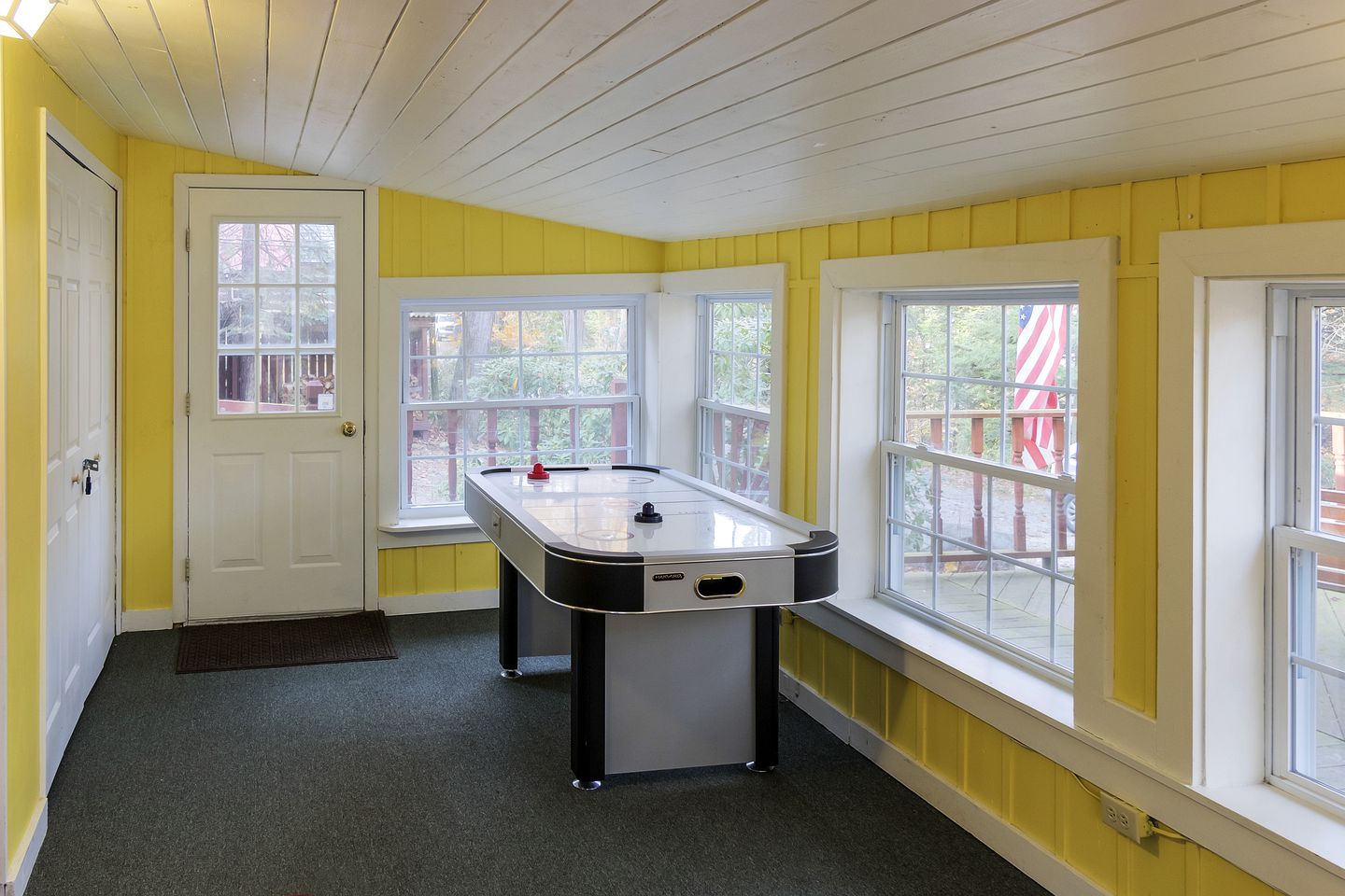 Charming Mountain Cabin near Ski and Golf Resorts, Pennsylvania