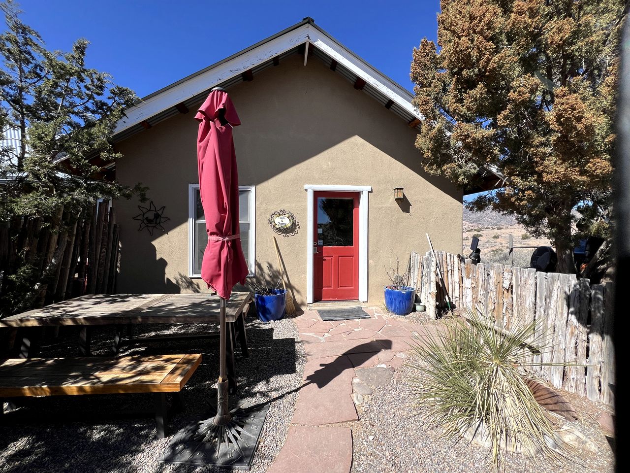 Artistic Casita in Abiquiu, New Mexico with Wide Views to Pedernal Overlooking the Chama River Valley