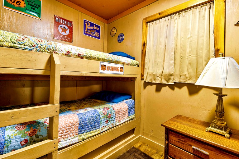 Log Cabins (United States of America, Cherokee, North Carolina)