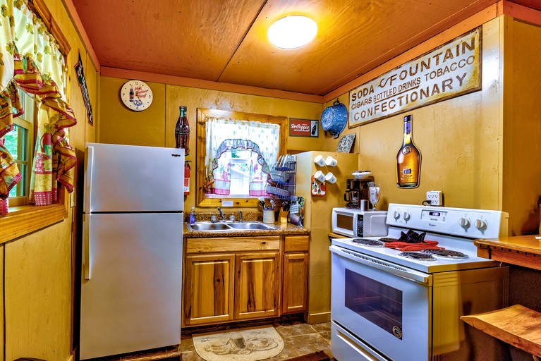 Log Cabins (United States of America, Cherokee, North Carolina)