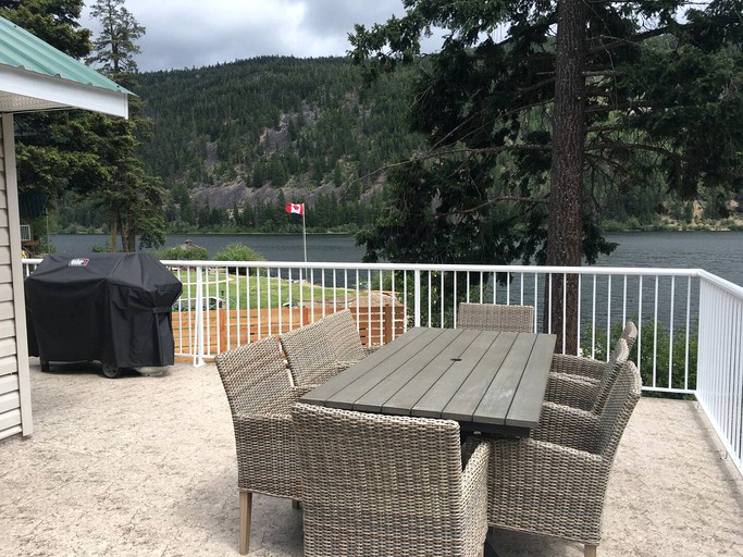 Cabins (Tulameen, British Columbia, Canada)