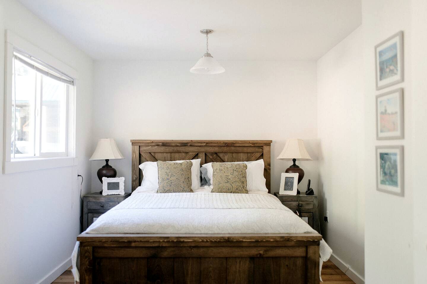 Lovely Cabin with Beach Access on Otter Lake, British Columbia