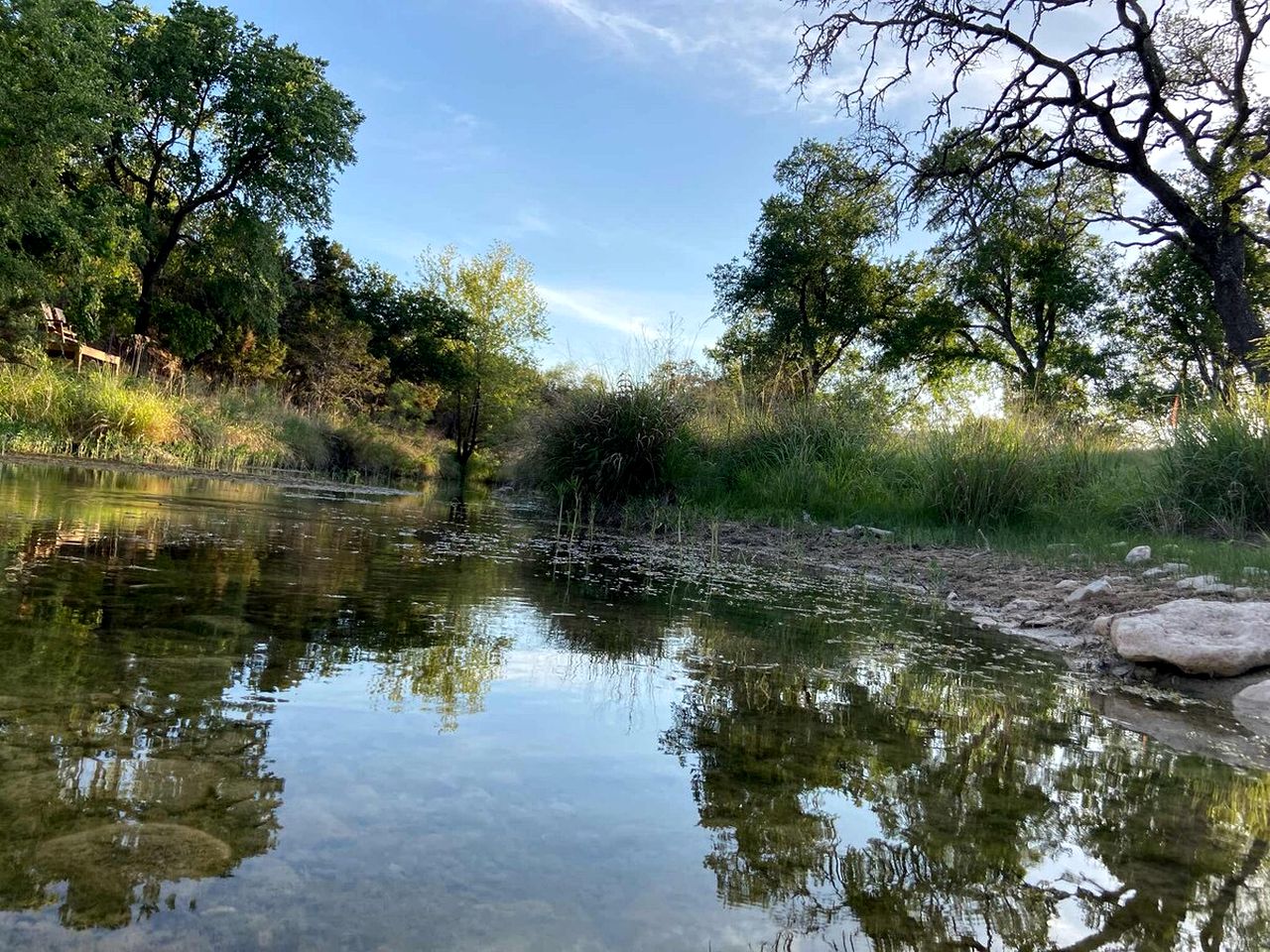 Charming King-Size Cabin with Wi-Fi and Deck in Fredericksburg, Texas