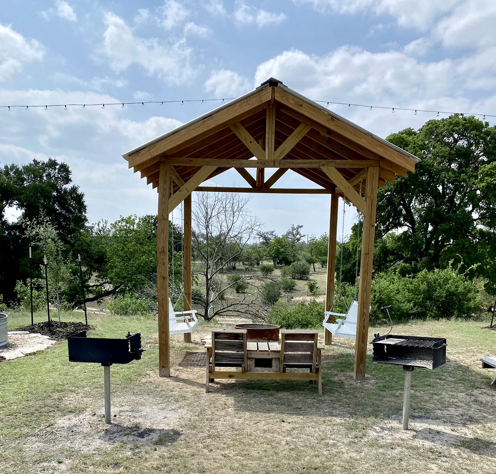 Charming King-Size Cabin with Wi-Fi and Deck in Fredericksburg, Texas