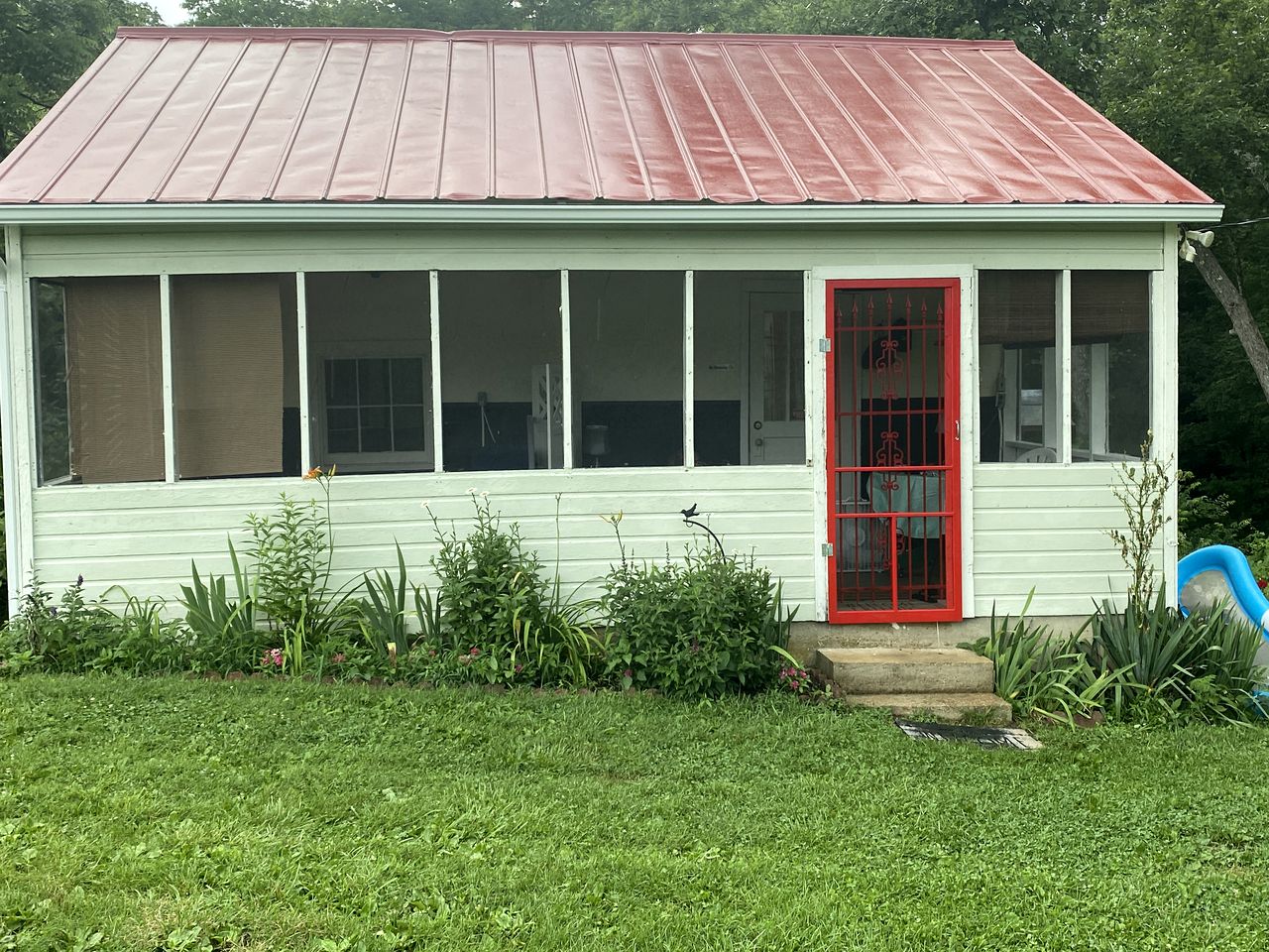 Riverside Cabin Rental near St. Louis, Missouri
