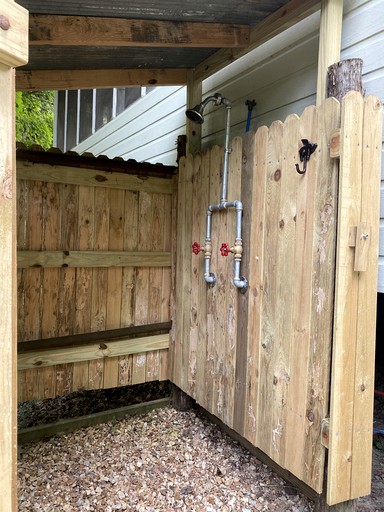 Cabins (Leslie, Missouri, United States of America)