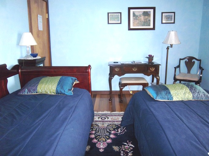 Family-Friendly Suite Rental in a Bed and Breakfast with Picturesque Lake Views in New Hampshire's White Mountains | Vacation Rentals (Hebron, New Ham