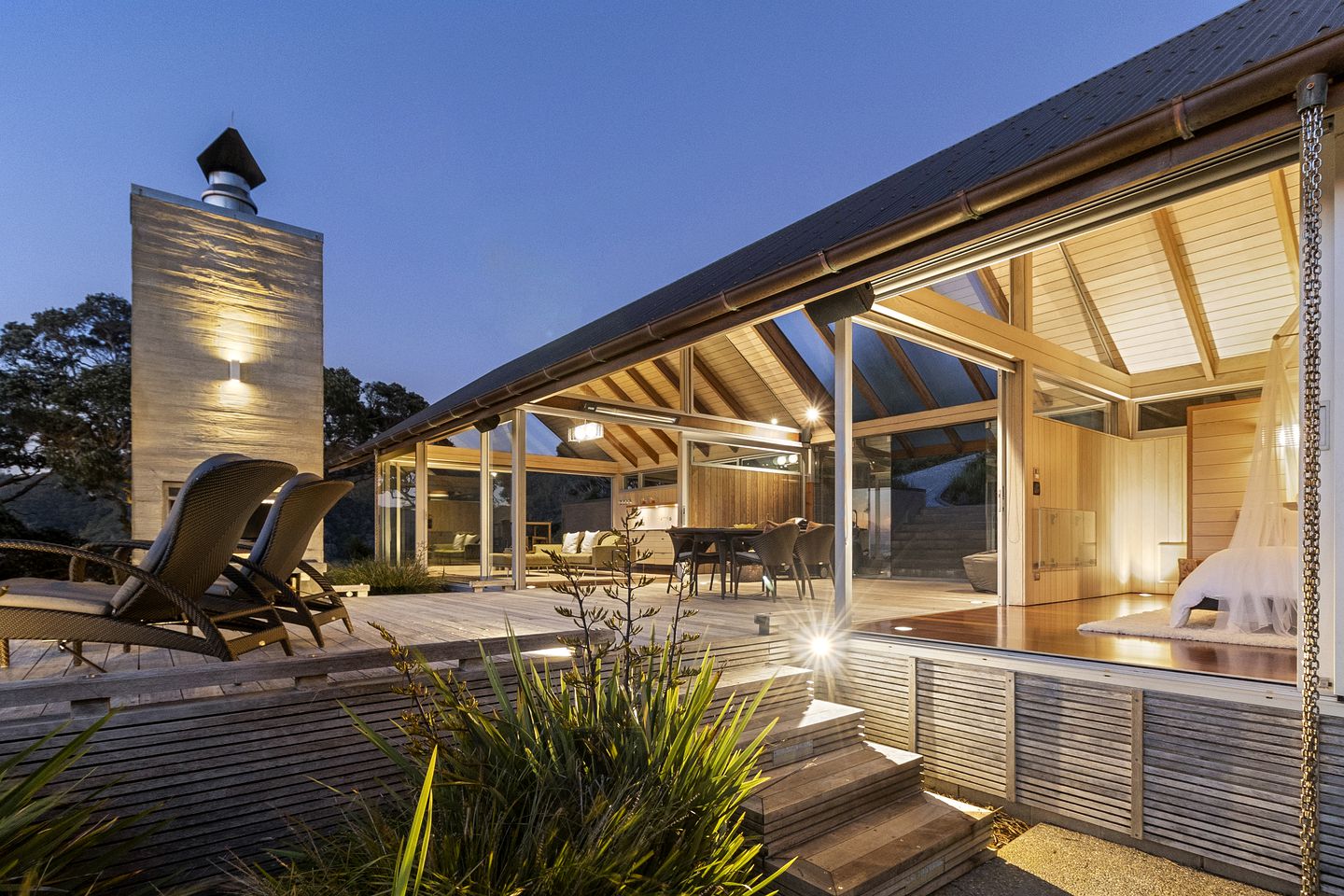 Breathtaking Luxury Cottage for a Romantic Coastal Escape near Whangarei, North Island