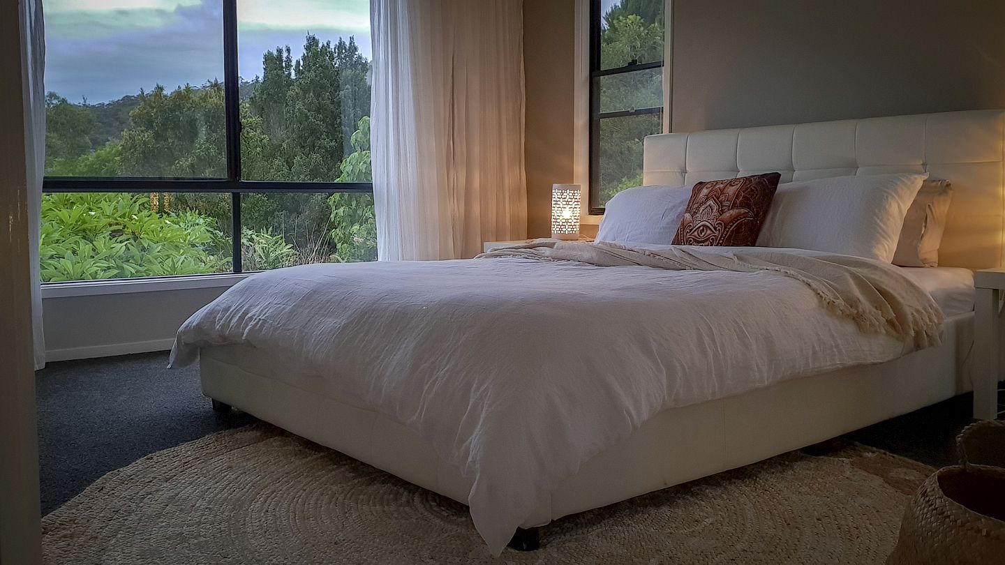 Incredible Family-Friendly Cottage with Luxurious Hot Tub in Wongawallan, Queensland