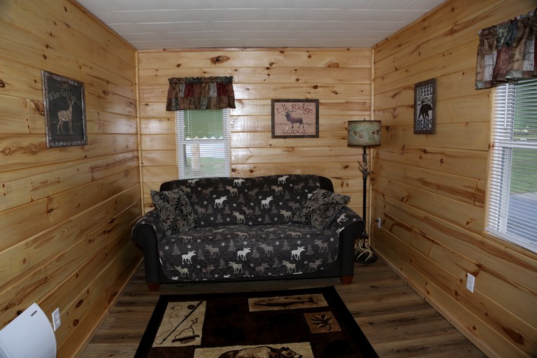 Cabins (Schroon Lake, New York, United States of America)