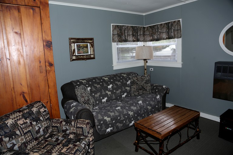 Cabins (Schroon Lake, New York, United States of America)