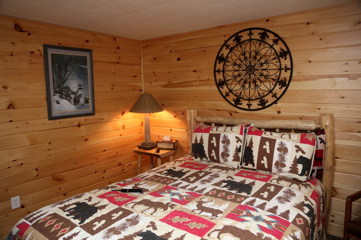 Welcoming Cabin Rental for a Rural Vacation to Schroon Lake, New York