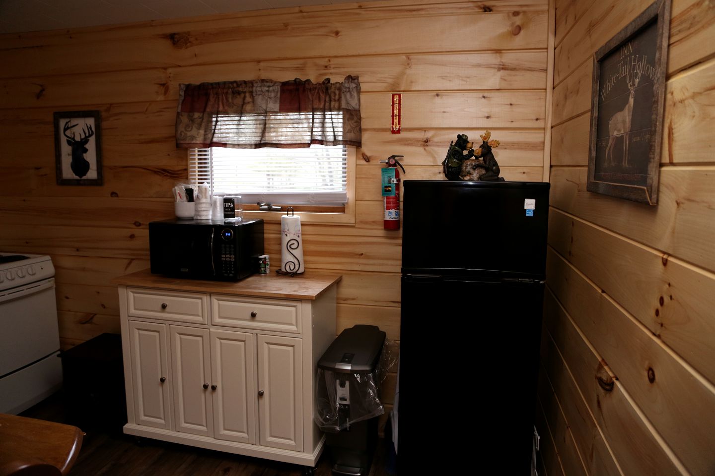 Welcoming Cabin Rental for a Rural Vacation to Schroon Lake, New York