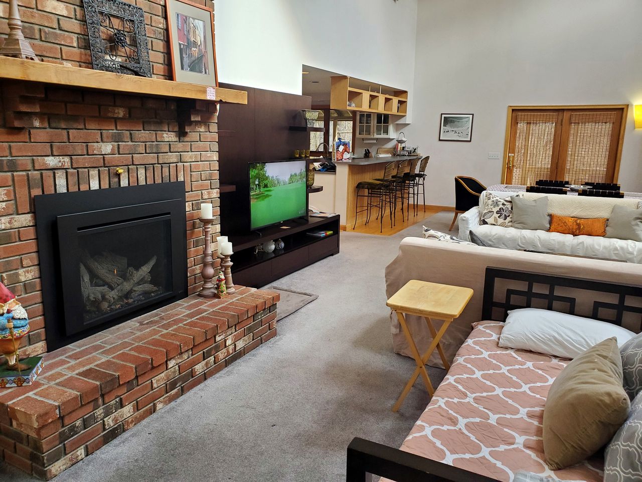 Spacious Family-Friendly Cabin with a Wraparound Deck in the Green Mountains of Vermont