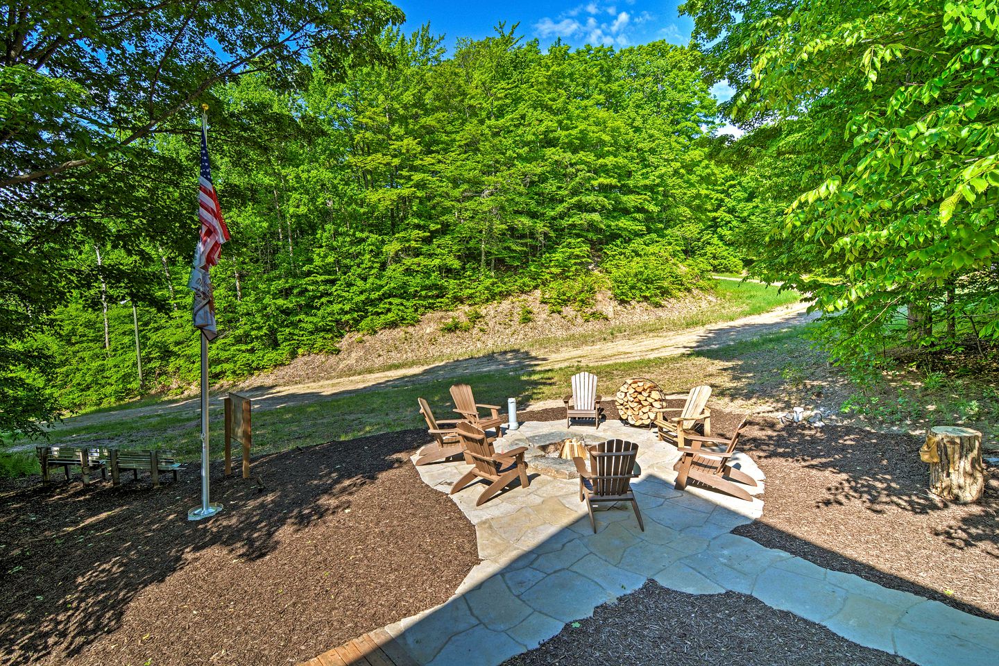 Gorgeous Log Cabin for Group Getaways to Shanty Creek Resort, Michigan
