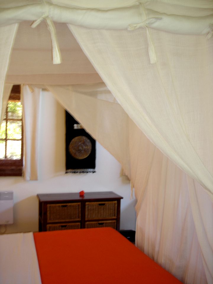 Balinese-Style Villa Rental with Indoor Spa Bath Surrounded by the Wombat State Forest in Victoria