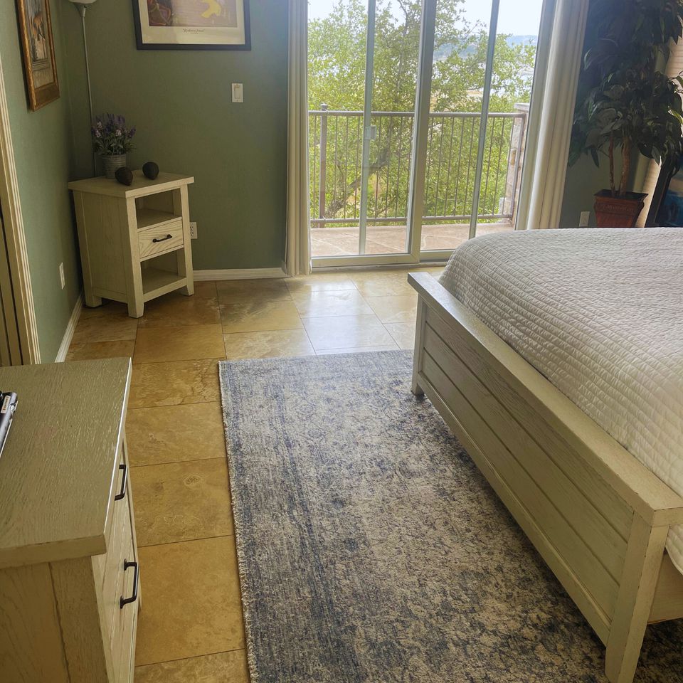 Luxurious Vacation Rental for Large Groups and Special Events on Lake Travis, Texas