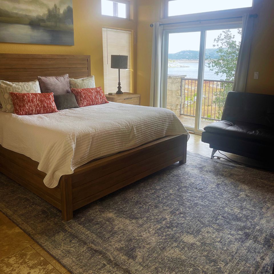 Luxurious Vacation Rental for Large Groups and Special Events on Lake Travis, Texas