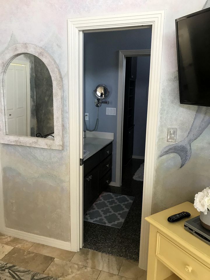 Luxurious Vacation Rental for Large Groups and Special Events on Lake Travis, Texas