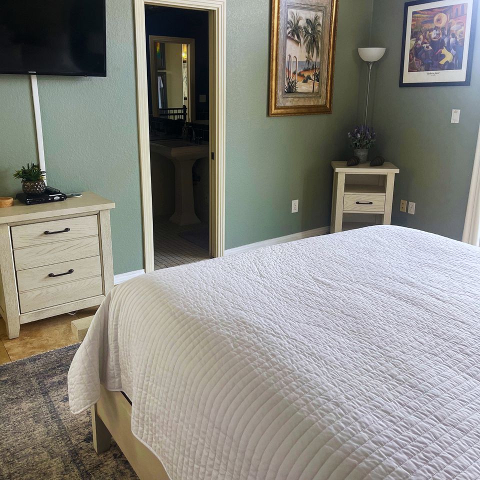 Luxurious Vacation Rental for Large Groups and Special Events on Lake Travis, Texas