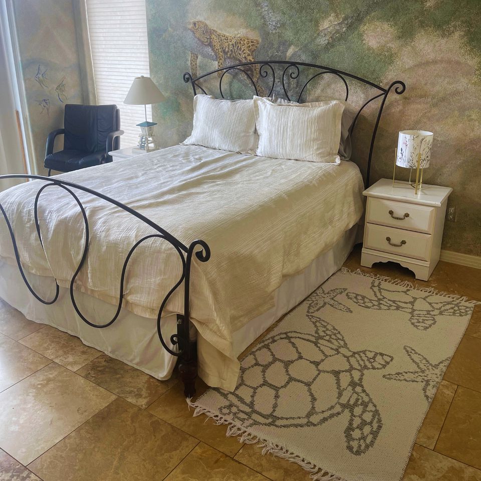 Luxurious Vacation Rental for Large Groups and Special Events on Lake Travis, Texas