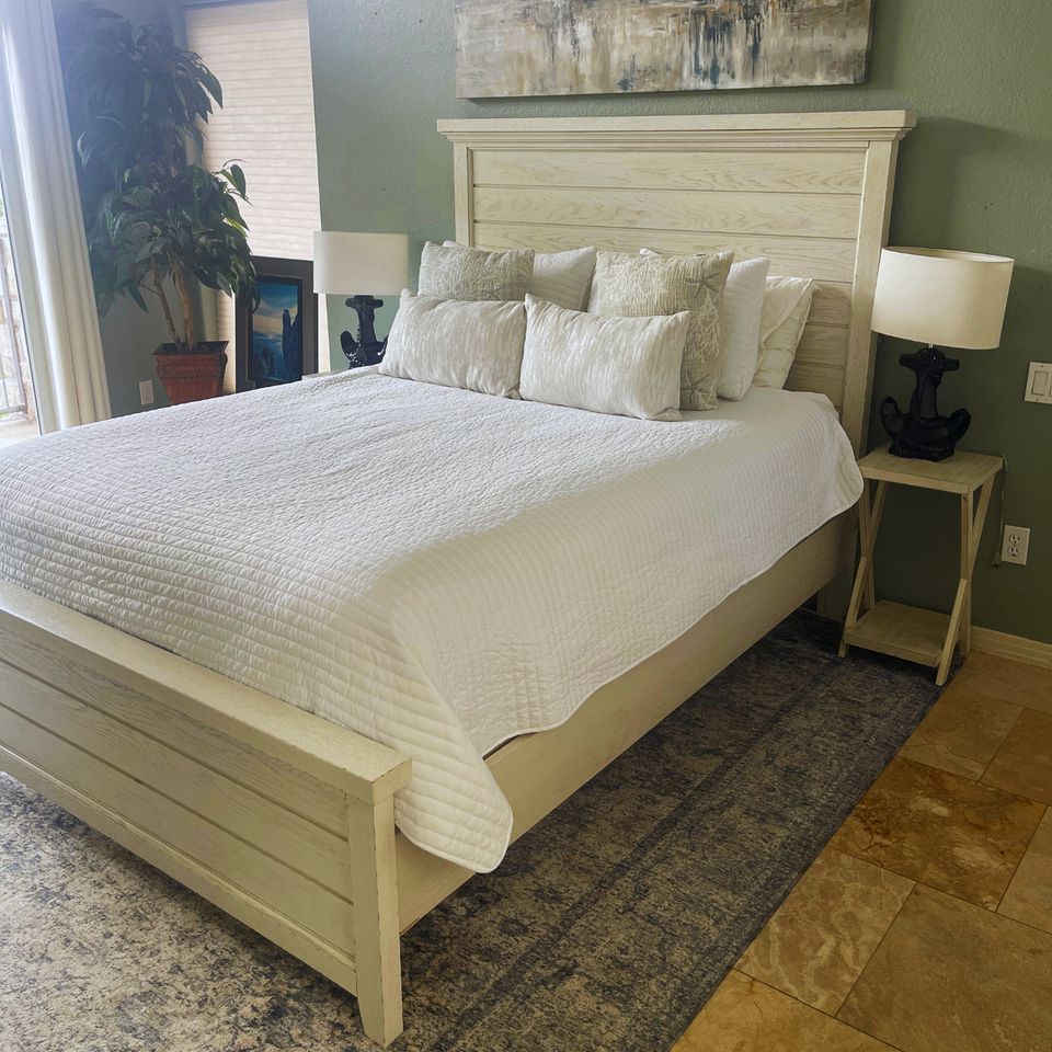 Luxurious Vacation Rental for Large Groups and Special Events on Lake Travis, Texas