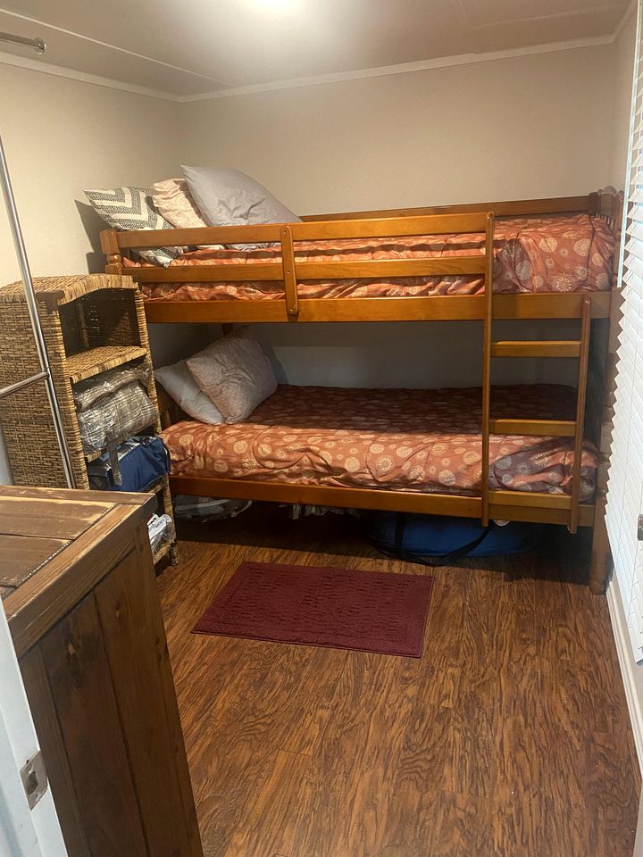 Rustic Cabin Rental within Walking Distance of Lake Texoma in Denison, Texas