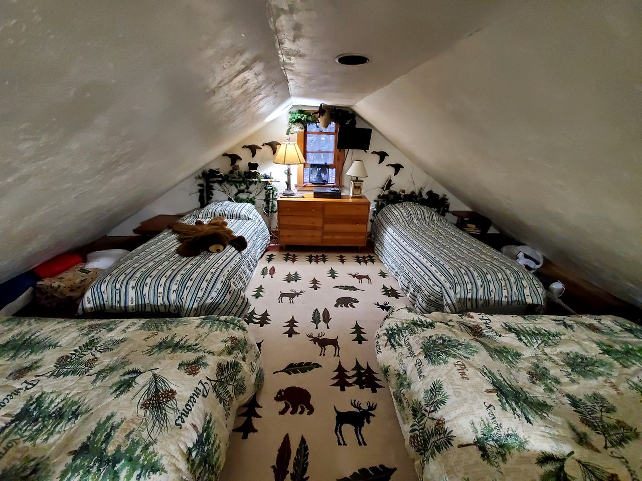 Waterfront Cabin Rental for a Peaceful Lake Getaway in Denmark, Maine