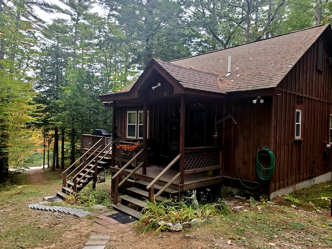 Cabins (United States of America, Denmark, Maine)