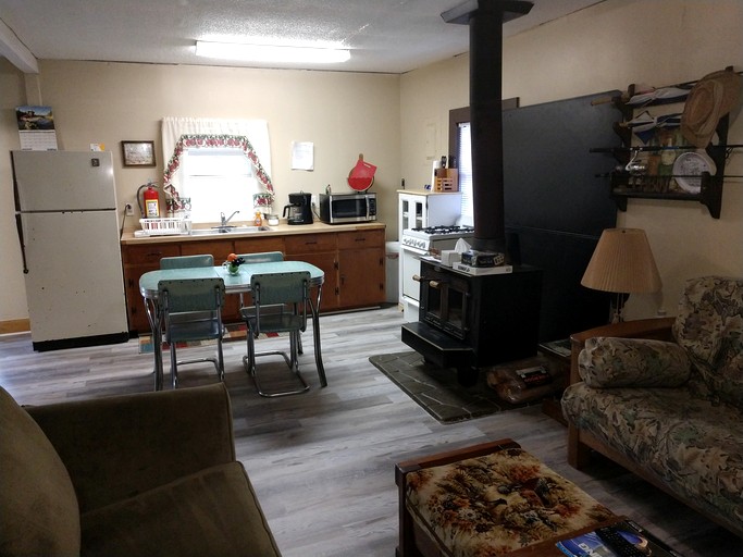 Riverfront Getaway Cabin with a Boat Ramp Access near Brunswick in Southeast Georgia | Cabins (Brunswick, Georgia, United States of America)