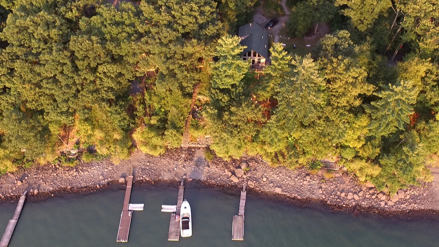 Lakefront Vacation Rental with Superb Views over Lake Wallenpaupack in Hawley, Pennsylvania