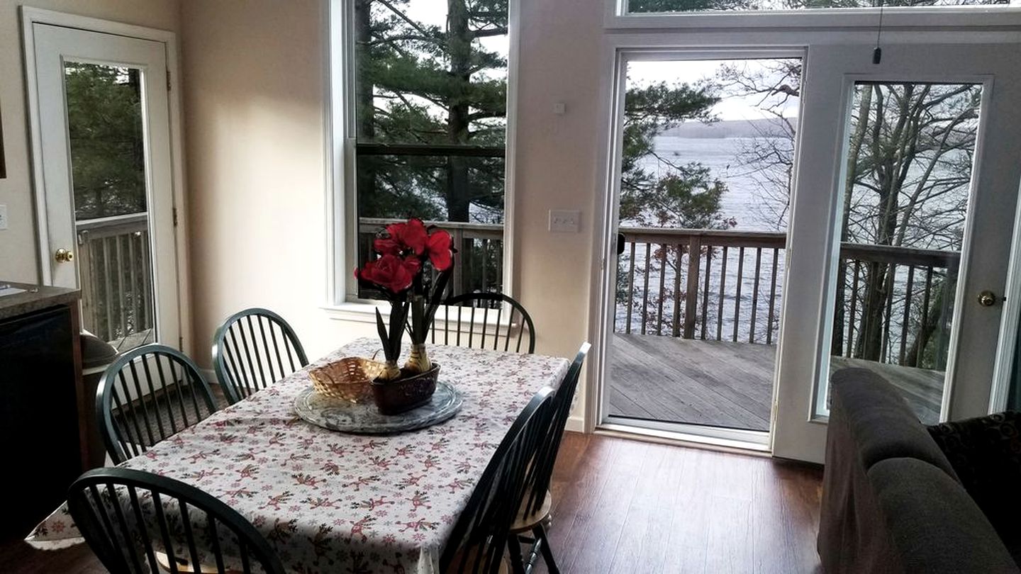 Lakefront Vacation Rental with Superb Views over Lake Wallenpaupack in Hawley, Pennsylvania