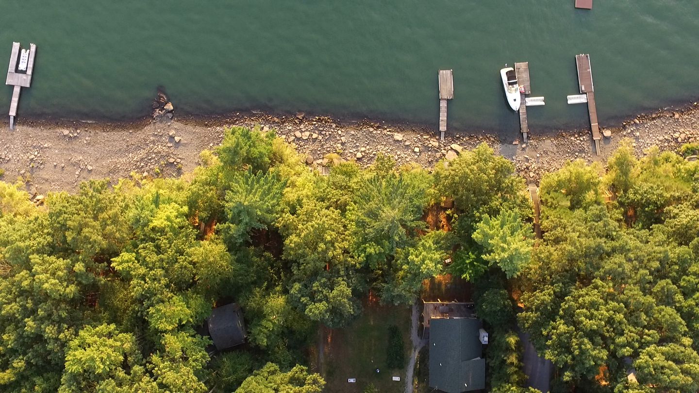 Lakefront Vacation Rental with Superb Views over Lake Wallenpaupack in Hawley, Pennsylvania