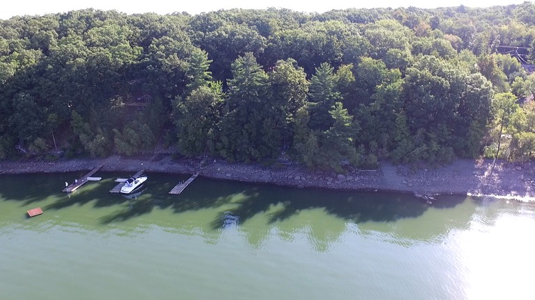 Cabins (Hawley, Pennsylvania, United States of America)