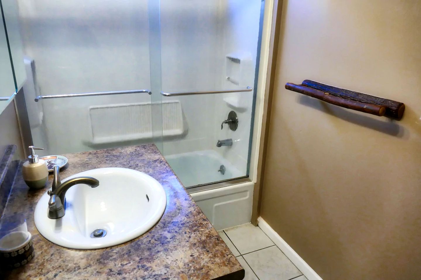 Lakefront Cabin Rental with Incredible Sunsets on Lake Wallenpaupack, Pennsylvania