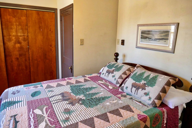 Cabins (Hawley, Pennsylvania, United States of America)