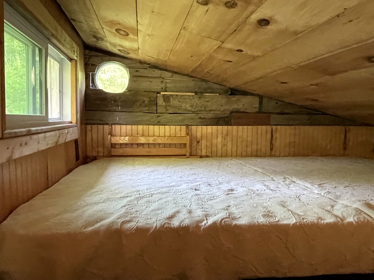 Gorgeous Tiny House Rental for a Glamping Getaway near Saratoga Springs in Upstate New York