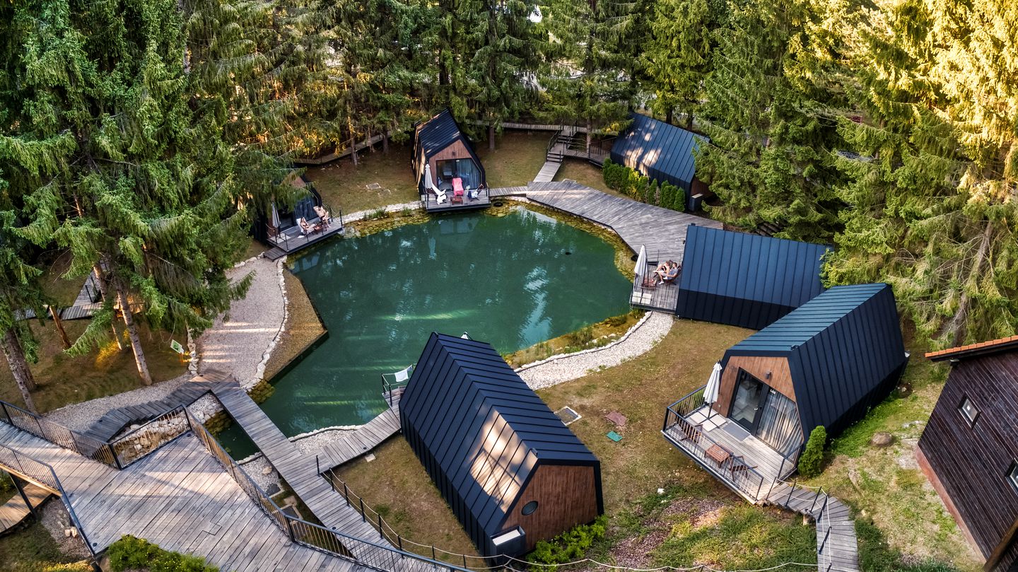 Romantic Cabin Getaway on a Beautiful Lake near Grabovac, Croatia