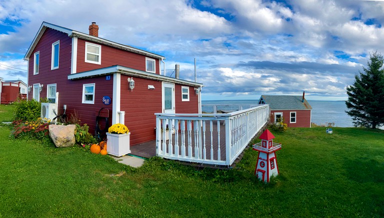 Cottages (Cape Breton Island, Nova Scotia, Canada)
