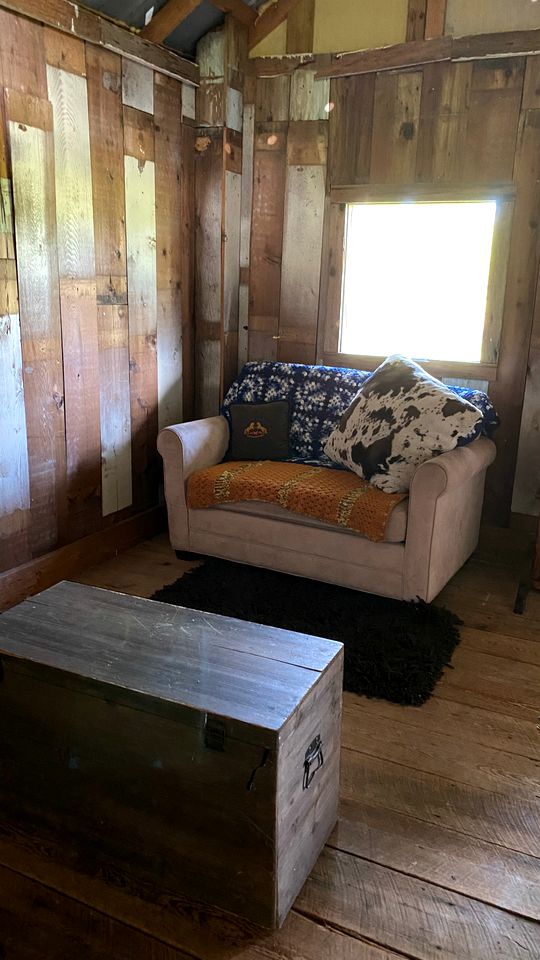 Rustic Cabin Rental on a Charming Farm near Orlando, Florida