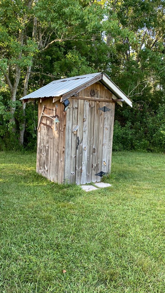 Rustic Cabin Rental on a Charming Farm near Orlando, Florida