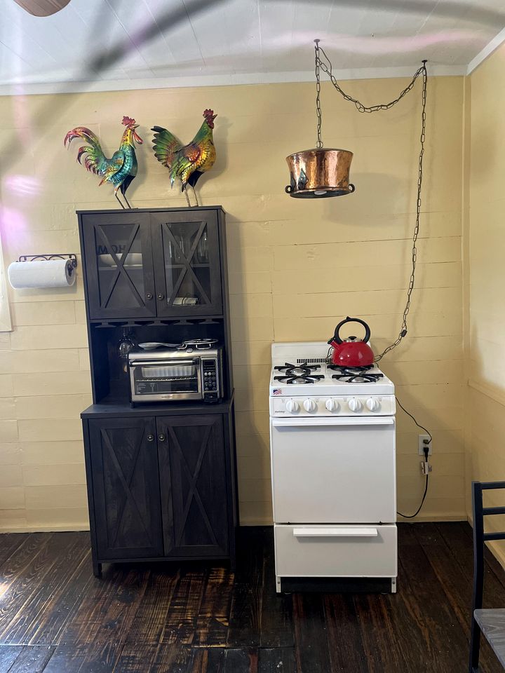 Vintage Cabin for a Romantic Getaway near Uwharrie National Forest in Denton, North Carolina
