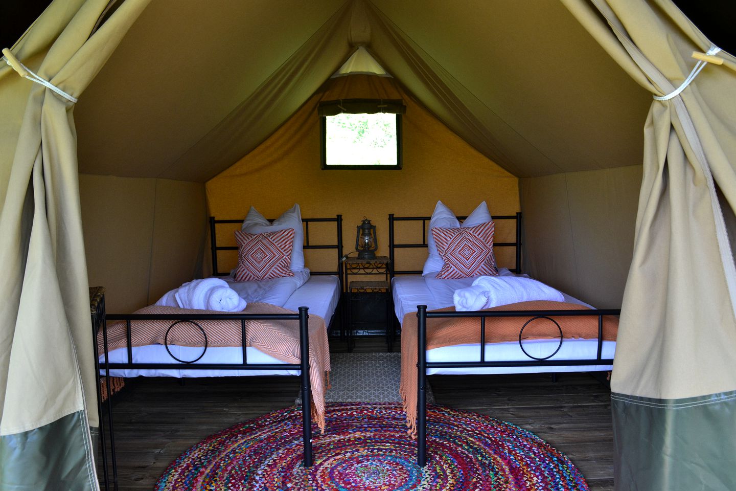 Deluxe Safari Tent with Valley Views for a Getaway near Toulouse, France