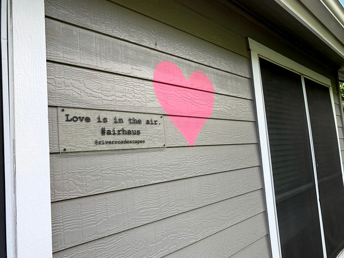 Cabins (New Braunfels, Texas, United States)