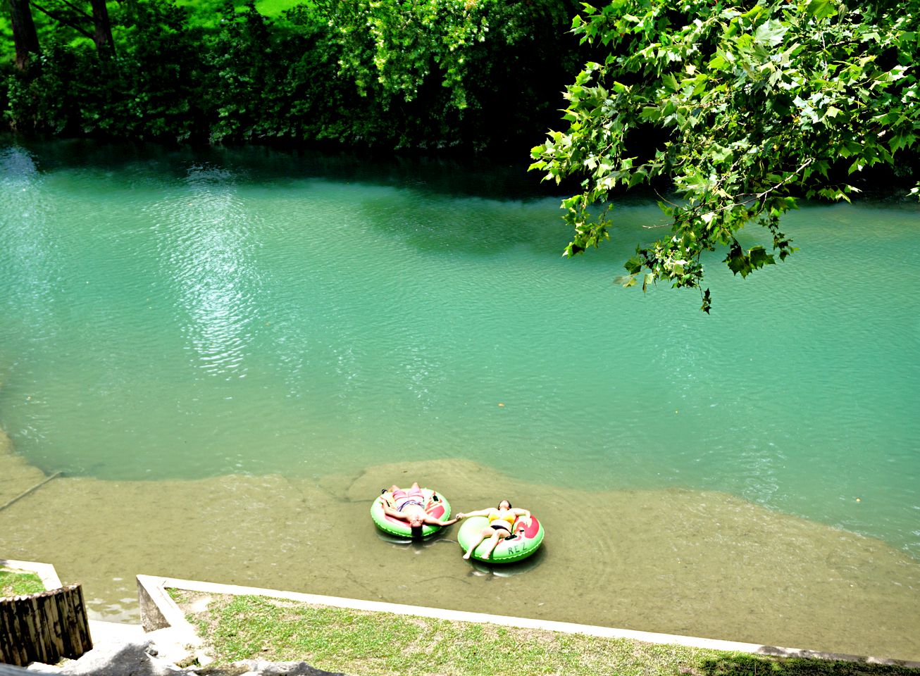 Calm Water Rentals, Cabins 54319, New Braunfels, United States of