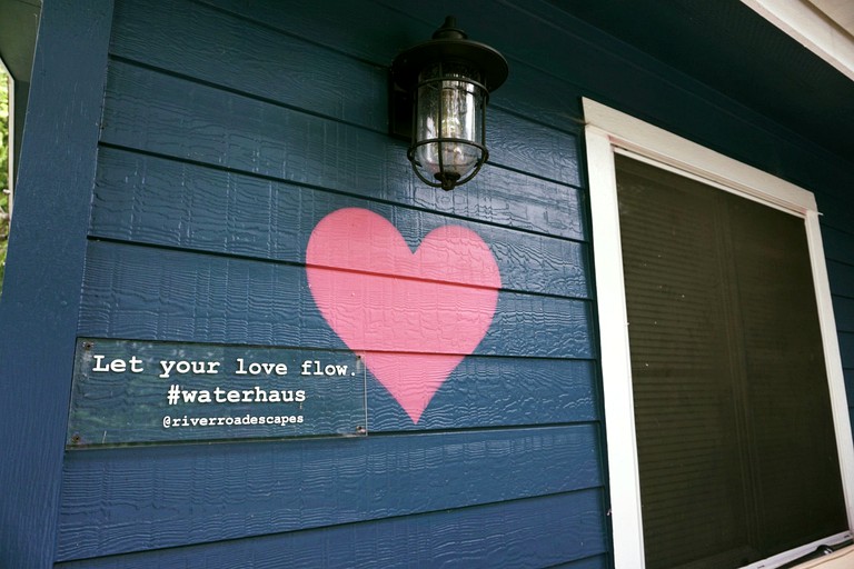 Cabins (New Braunfels, Texas, United States)