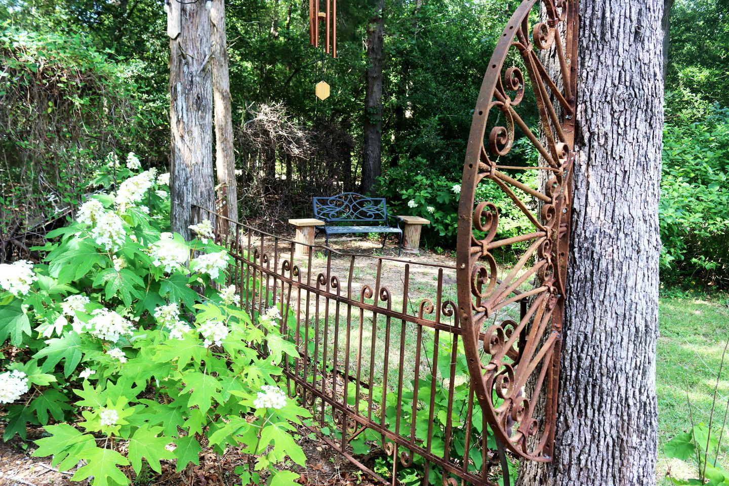 Stunning Cabin with Four-Person Hot Tub for Getaway near Carmine, Texas