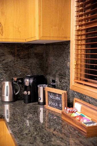 Cottages (Australia, Mansfield, Victoria)