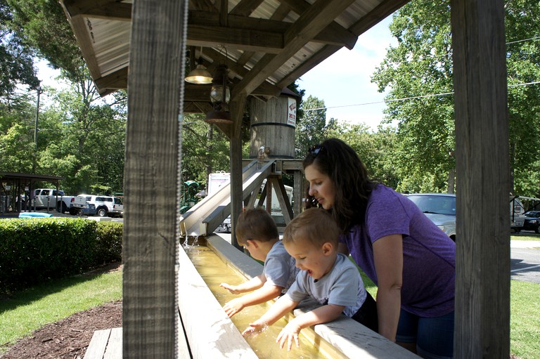 Cabins (Williamsburg, Virginia, United States)