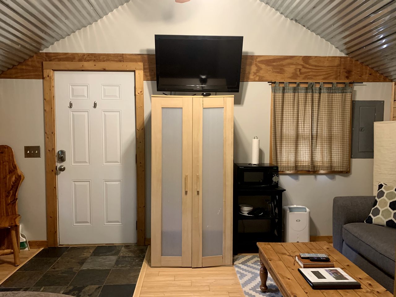 Woodland Log Cabin Rental in the Foothills of the Blue Ridge Mountains, Georgia